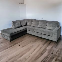 GREY SECTIONAL COUCH 