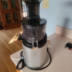 Hurom H101 Juicer
