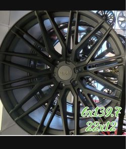 Go big and wide with these 22x12s! 🛞🔥 ​⚡ Size: 22x12 Deep Lip 💥 Bolt Pattern: 6x139.7 (6x5.5) 🛻 Fits: Chevy Silverado/Tahoe, GMC Sierra/Yukon, Esc