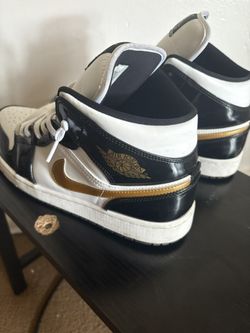 Jordan 1 Mid 