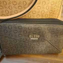 Guess Wallet Clutch Purse 