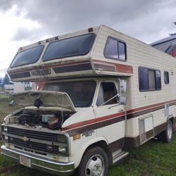 1985 Leisure craft Chevy Van 30 RV