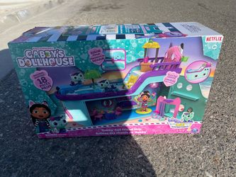 Gabby's Dollhouse Gabby Cat Friend Ship Playset