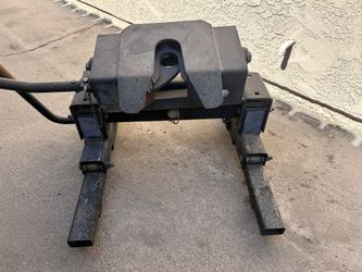Fifth Wheel Hitch