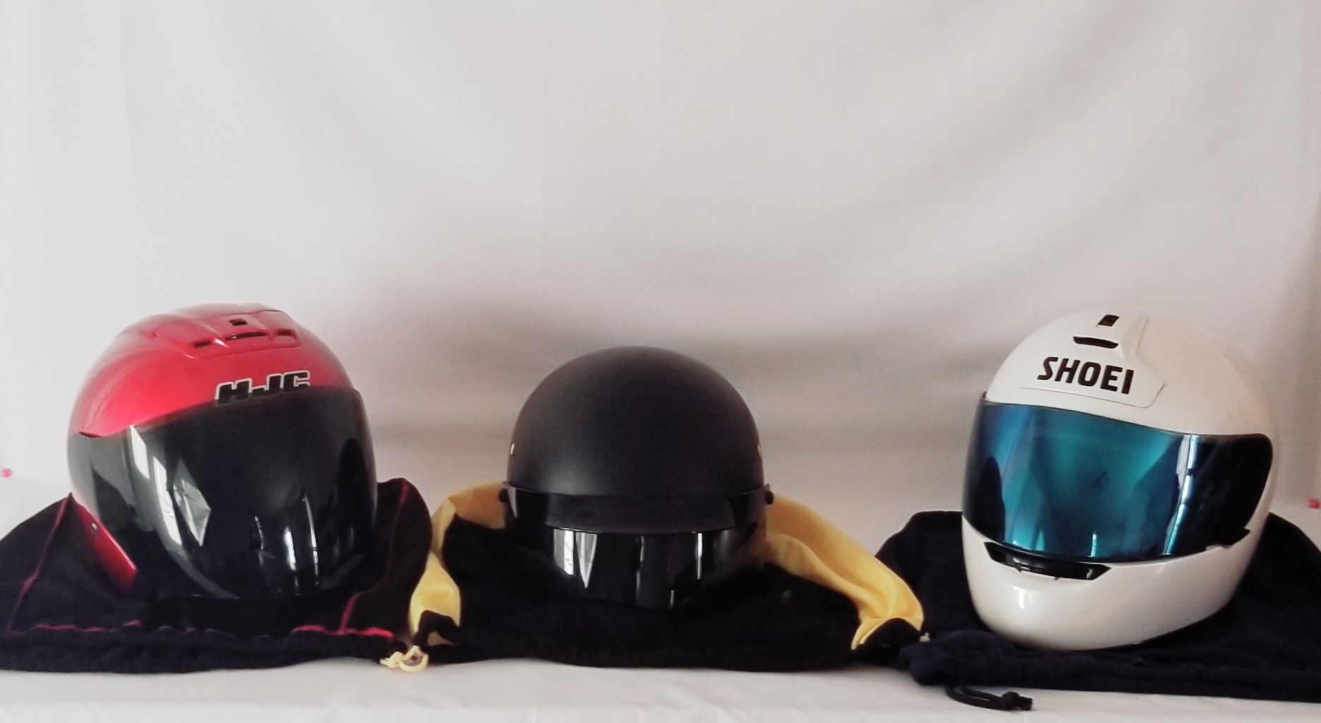 Set of 3 helmets