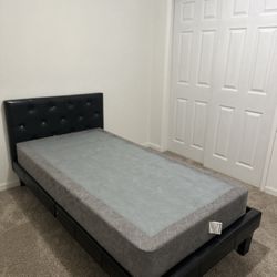 ~ Sweet Twin Bedframe/Boxspring~