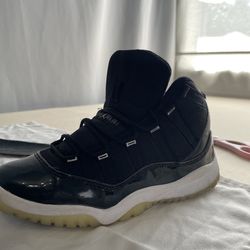 Jordan 11 Jubile, Black color and size 3Y for kids