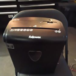 Paper Shredder 