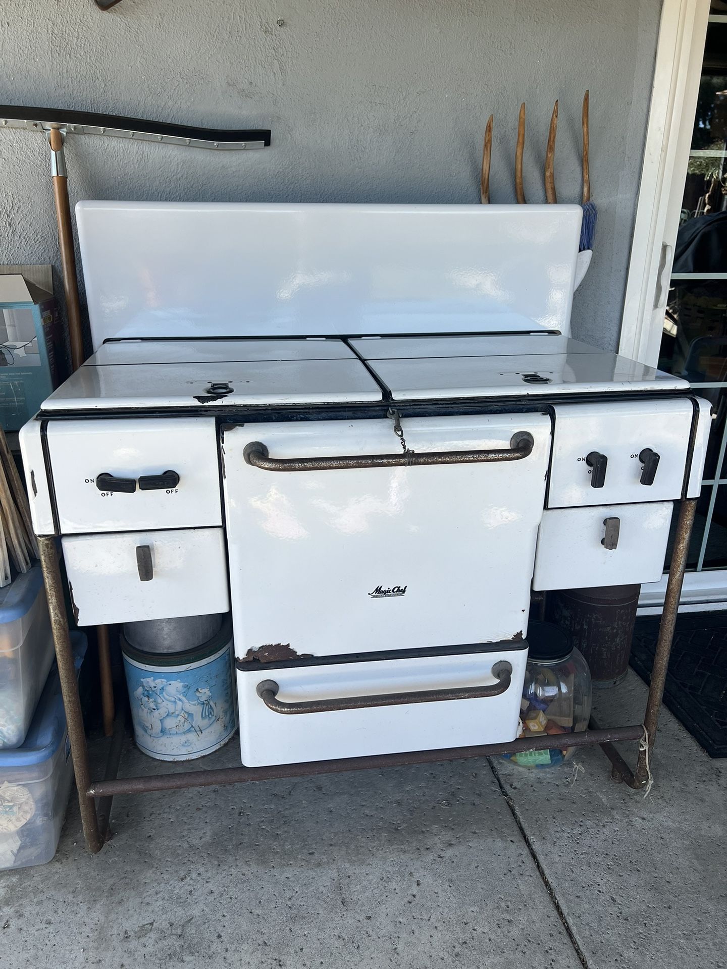Vintage Magic Chef American Made Stove