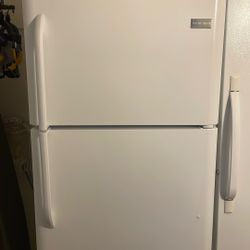 Frigidaire Fridge Freezer Combo