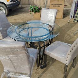 GLASS TABLE AND 4 CHAIRS STURDY 
