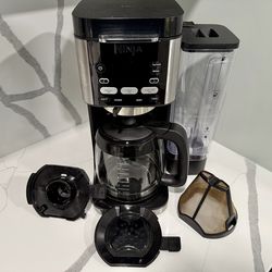 Ninja 12-Cup Programmable Coffee Maker - Like New hardly use