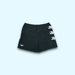 Vintage Reebok nylon shorts black men’s large 