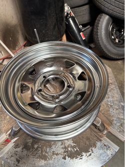 1  trailer wheel chrome 13 inches wheel $30 each