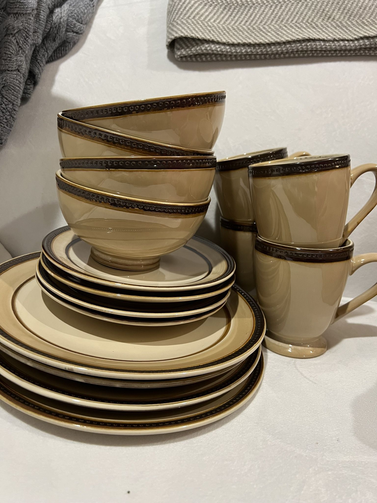 Catalina Dish Set 16 Piece