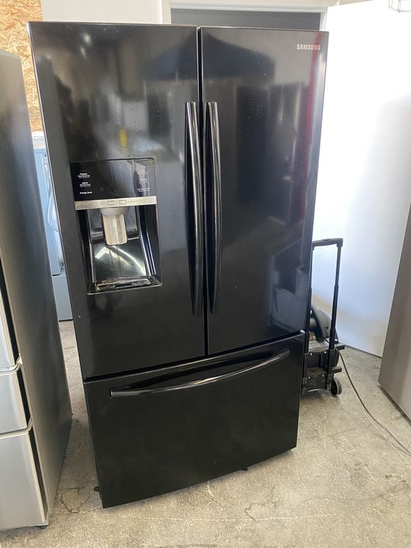 Samsung gloss black 28 cubic ft refrigerator for Sale in Sacramento, CA ...
