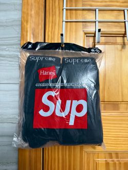 Supreme x Hanes Cushion Crew Socks 4-Pack