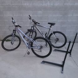 Specialized HARDROCK Bikes/Stands & Rack