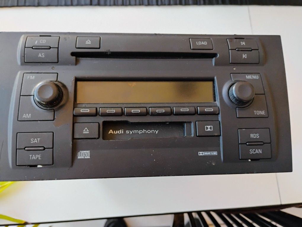 Audi S6 A6 AM/FM /CD / Cassette Symphony System