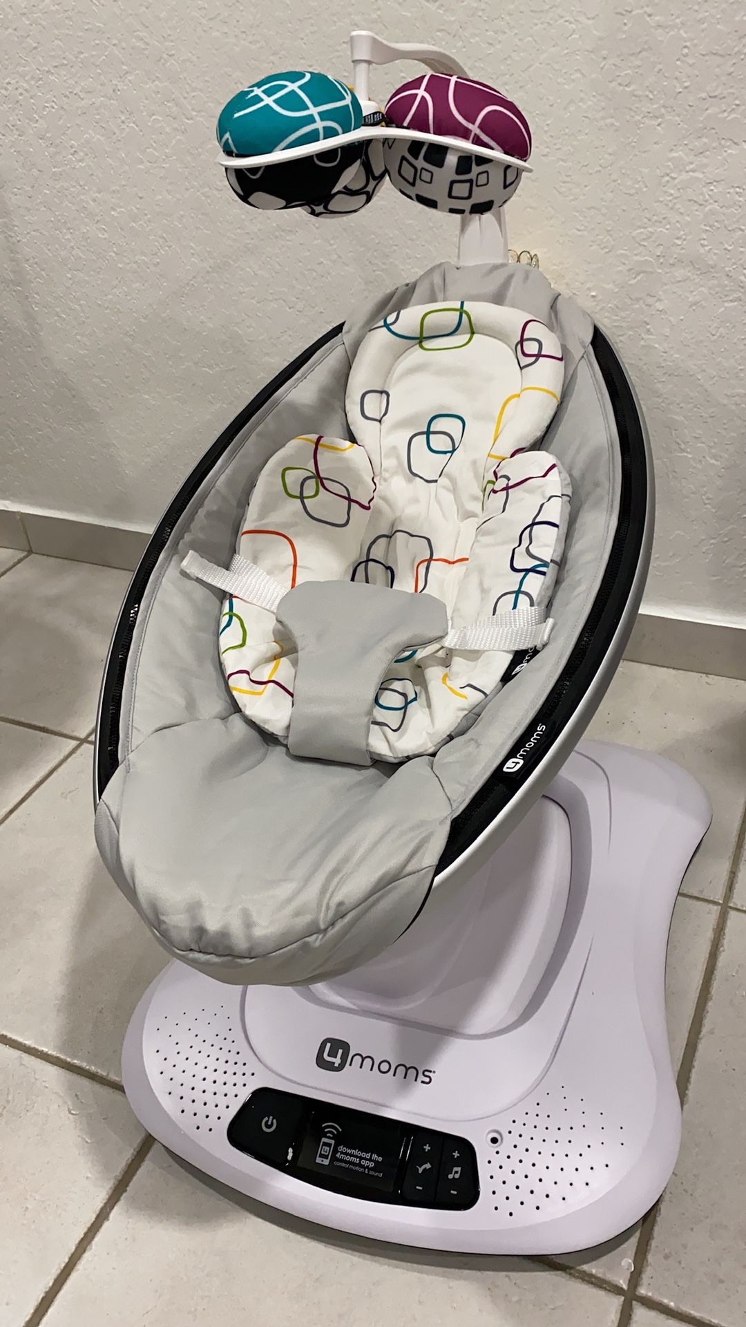 4moms mamaRoo 4 Baby Swing, Bluetooth Baby Rocker with 5 Unique Motions, Smooth, Nylon Fabric