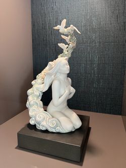 Lladro Figurine