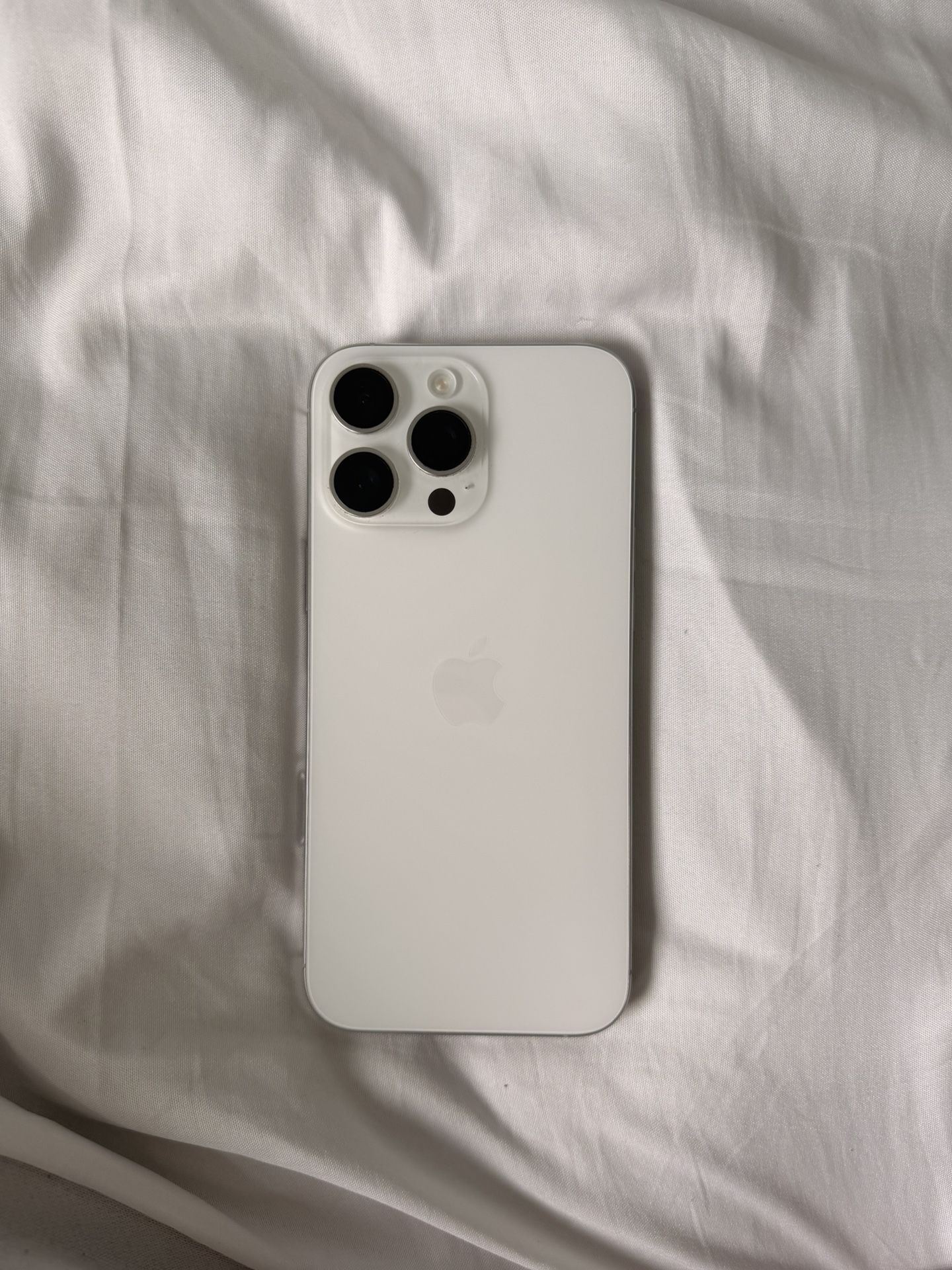 iPhone 16 Pro Max White Titanium (T-mobile Locked)