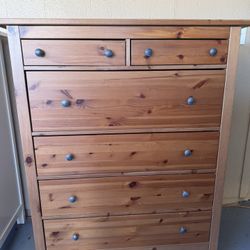 6 Drawers Wood IKEA Dresser…Good Condition 