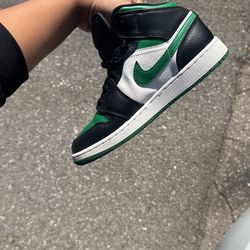 Jordan 1 Mid
