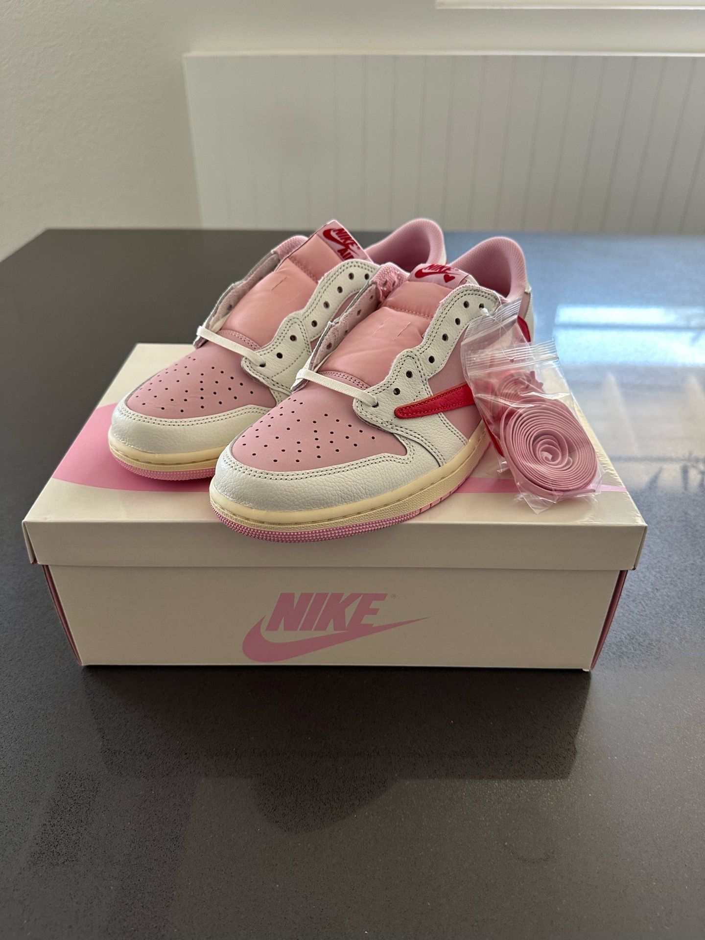 Travis Scott x Air Jordan 1 Low OG SP Tropical Pink IQ7604-101