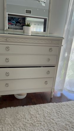 Vintage dresser/ drawer
