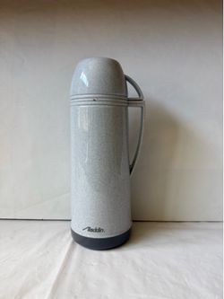 Aladdin 1 Pint Light Gray Plastic Hot/Cold Thermos Vacuum Bottle with Handle and Cup/Lid