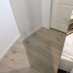 Mirror With Mounting Brackets 