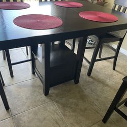 Dining Table w/ Chairs