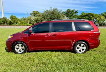 2015 Toyota Sienna