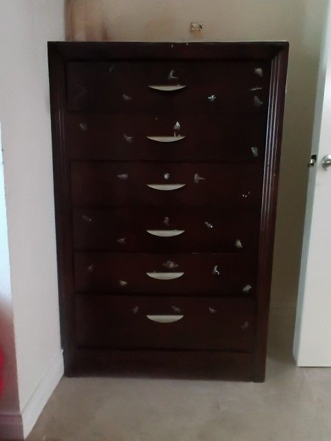 Dresser & dresser stand 