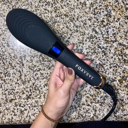 FoxyBae Rose Gold Straightening Brush