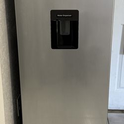 🧊 Refrigerador Galanz con dispensador de agua