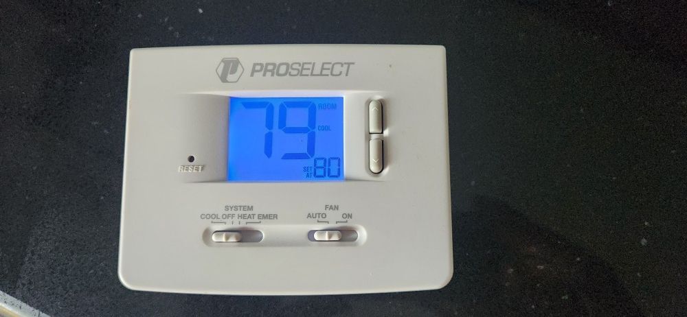 Thermostats
ProSelect Mechanical 24-Volt Non-Programmable Thermostat