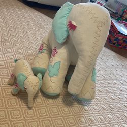 Adorable Pottery Barn Kids Stuffed Elephant Set