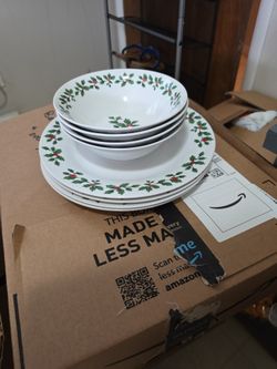 Christmas Plates And Glasses