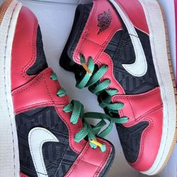 Jordan 1 Mid SE 4.5y