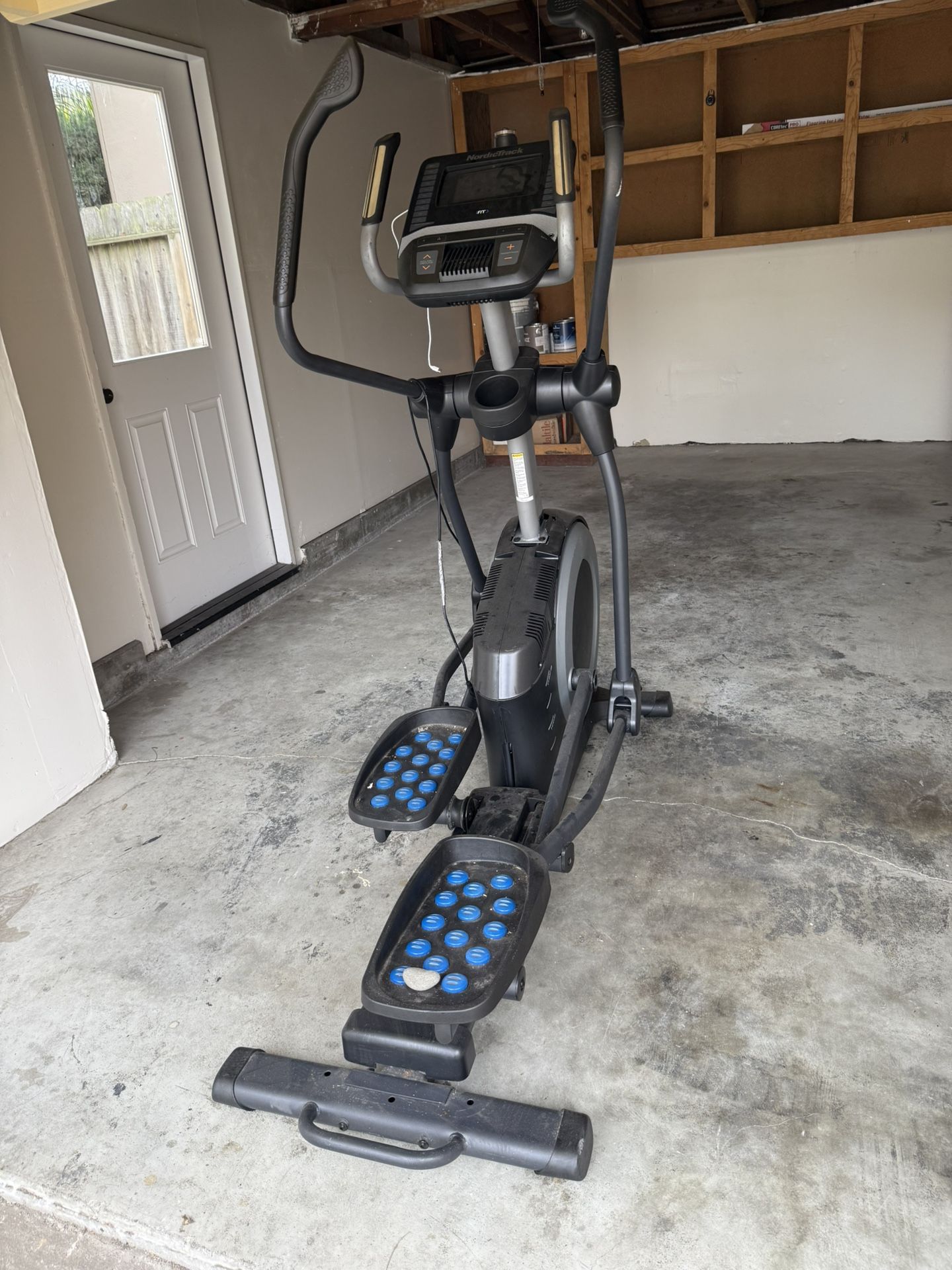 Elliptical NordicTrack w IFIT