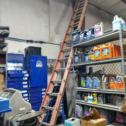 Werner 32 Ft Fiberglass Ladder