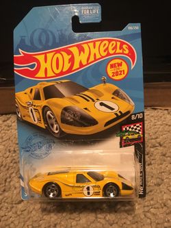 Ford GT-40 MK IV yellow hot wheels