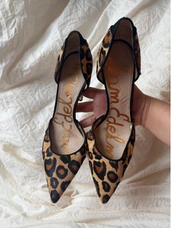 Leopard pumps