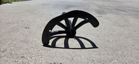 Engine stand yoke