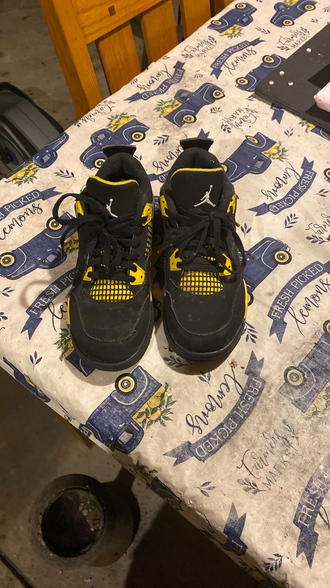 Air Jordan 4 Retro GS Thunder