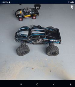 Great condition  Traxxas Max  ( Battery not included)(Charger not included)
