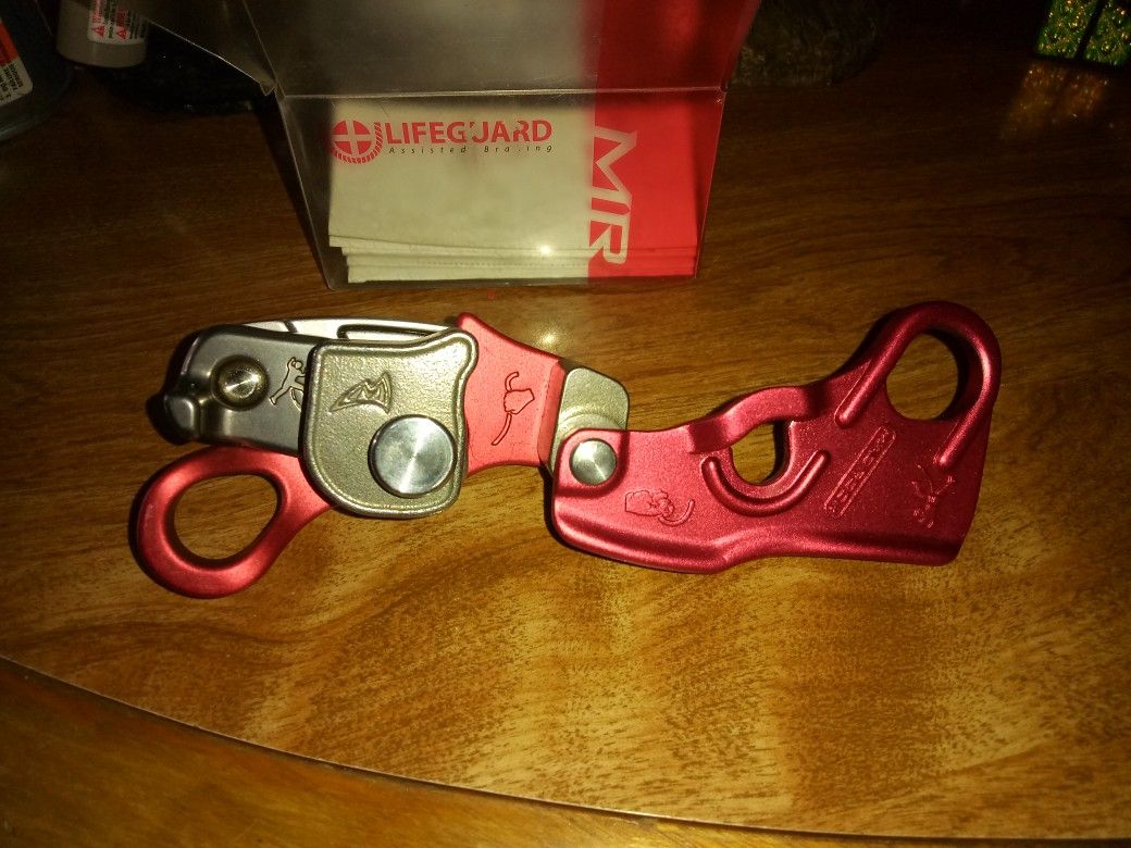 Mad Rock Lifeguard assisted braking Belay Device