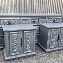 Nice 4 Pc Vintage Dresser Set